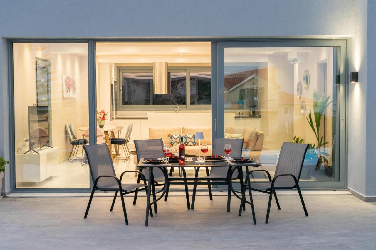 Villa Laide Karavádhos Exteriör bild